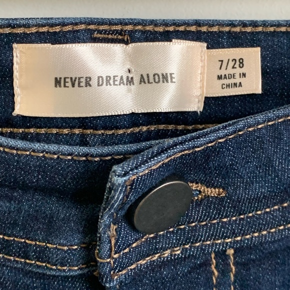 Never Dream Alone Denim Stretch Distressed Straight Leg Jeans Size 7 Size 28 - Picture 3 of 8